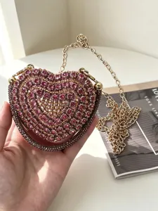 Wunderschöne herzförmige Strass-Clutch mit goldener Kette, luxuriöse Abendtasche für Partys.