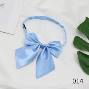Hellblaue JK Schuluniform Fliege, japanischer Stil Matrosenanzug Schleife Accessoire Detailansicht.