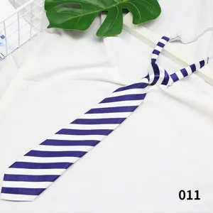 Blau und weiss gestreifter Faulbinder fuer Schuluniform und taegliche Freizeitkleidung.