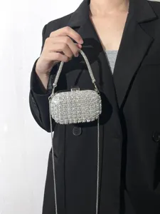 Glitzernde Strass Abendtasche mit Kettriemen, elegante kleine Umhaengetasche fuer Damen.