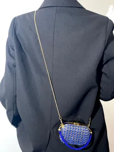 Damen Acryl Strass Umhängetasche mit Kette Sommer Mode schicke dekorative Handtasche neu