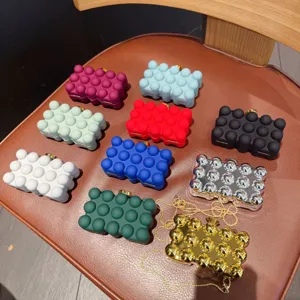 Borsa da Sera in Acrilico con Tessitura a Bolle Mini Borsa Tracolla Guscio Rido Sfera Metallica Catena Festa Donna