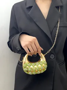 Elegante Acryl Abendtasche mit Metallgriff und funkelnden Strass Schultertasche.