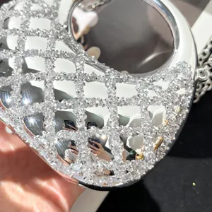 Silberner Kristall Abendtasche mit Strass Gitter Mond Design für luxuriöse elegante Partys.