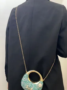 Elegante grüne Strass Umhängetasche mit rundem Metallgriff und Kette für Damen trendiges Design