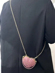 Mode Mini Herzform Abendtasche Voll Strassbesatz Umhängetasche Für Damen Legierung Metallkette Bankett Party Clutch