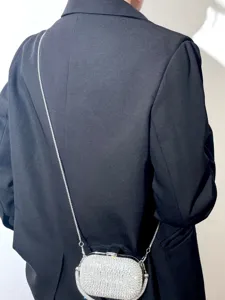 Glänzende Strass Umhängetasche mit Kette, elegante silberne Diamant Schultertasche.