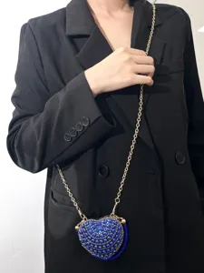 Schicke mini Herz Strass Ketten Umhängetasche, elegante Abend Handtasche für Damen.