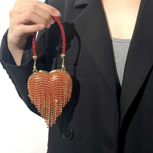 Glitzernde rote Strass Herz Abendtasche Mini Quasten Handtasche fuer Party und Tasche