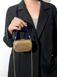 Elegante Kristall-Abendtasche, goldene Box-Clutch mit blauen Strasssteinen und Kette.