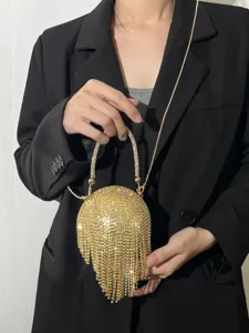 Sac de soirée élégant en strass doré avec franges scintillantes et chaîne pour fête.