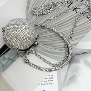 Elegante Strass Kristall Kugel Abendtasche mit Metallkette und glitzerndem Griff.