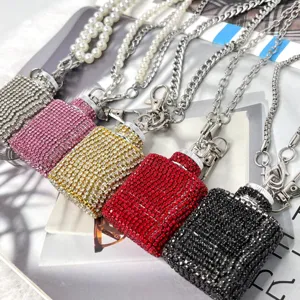 Strass Mini Flachmann Schlüsselanhänger Set, glänzende Damen Taschen Deko und Anhänger.