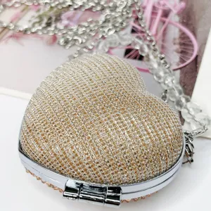 Herzförmige Strass-Mini-Umhängetasche, elegante Metallkette Abend Clutch Handtasche.
