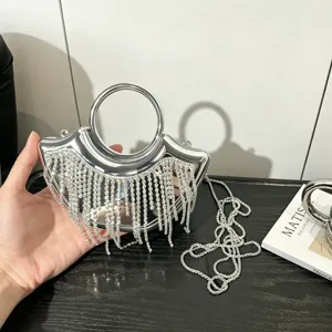 Silberne Abendtasche aus Metall mit Kristalldusche, Mini Umhängetasche für Damen.