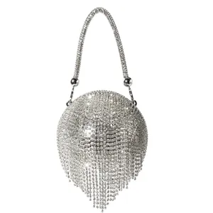 Sac de soirée scintillant en strass avec franges élégantes, idéal pour les fêtes et les mariages.