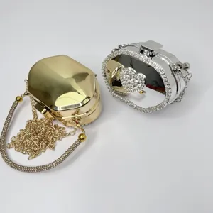 Modische Mini Acryl Umhängetasche für Damen, schicke metallische Kette Make-up Handtasche.