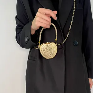 Mini Strass Herz Abendtasche, exquisite Kristall Umhängetasche mit Kette für Damen Party.
