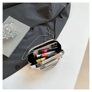 Glänzende silberne Acryl Abendtasche Clutch mit Kette für Damen Hochzeit Party Abend.