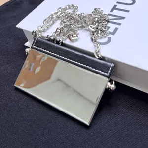 Mini sac bandoulière miroir en métal, porte-cartes tendance et sac carré chaîne argentée.