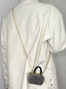 Kleine Strass-Umhängetasche mit Goldkette, schicke modische Damen Mikro Lippenstift Tasche.
