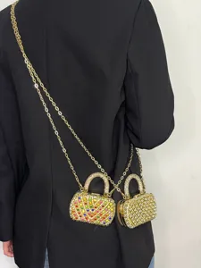 Mini Strass Umhaengetasche mit Goldkette glaenzende Kristall Mikro Handtasche Damen Mode Accessoires