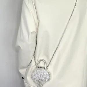 Mini Strass Abendtasche mit Kette, glitzernde Kristall Umhaengetasche fuer elegante Damen.