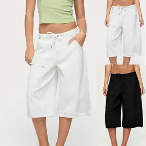 Pantaloncini cargo estivi casual e larghi da donna con coulisse, stile pantaloni capri.
