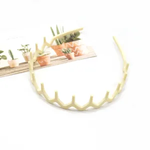 Light yellow wavy toothed anti-slip matte hairband for women daily makeup and face washing.