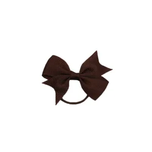 Détail de l'élastique cheveux nœud ruban marron texturé et résistant pour fillettes.