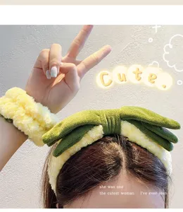 Süßes gelbes Ananas Plüsch Stirnband und Armband Set, weiches Haarband für die Gesichtsreinigung.