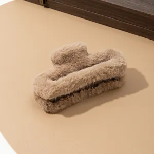 Pinza de pelo de peluche marrón para mujer, gancho de pelo cuadrado y suave de invierno elegante.