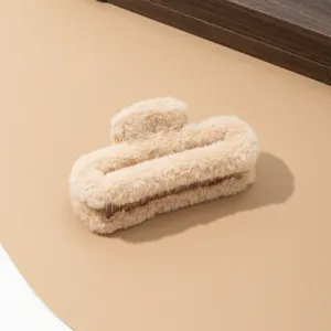 Pinza para el pelo de felpa suave para mujeres, garra de tiburón cuadrada de invierno.