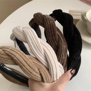 Cerchietto per capelli largo intrecciato in ciniglia con denti, autunno inverno.