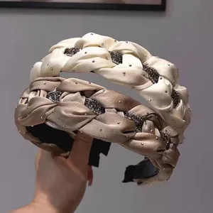 Prachtige elegante gevlochten satijnen haarband met strass haaraccessoire voor dames.