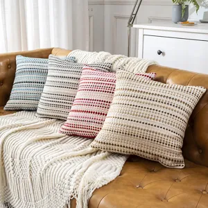 Gestreifter Kissenbezug mit getufteter Granulartextur für Wohnzimmersofa und Schlafzimmerdekor.