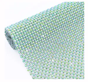 Detalle de hoja de diamantes de imitación, tela de cristal adhesiva para manualidades.