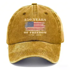 Cappello da baseball vintage slavato con bandiera americana e stampa anniversario.