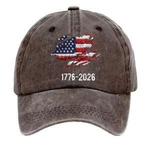Cappellino da baseball vintage slavato con bandiera USA ricamata e logo 1776-2026.