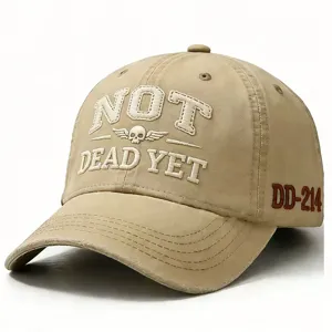 Classico berretto da baseball in cotone lavato beige con ricamo e design a teschio.