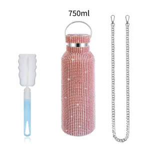 750ml rhinestone water bottle with chain and brush for outdoor sports and car use detail view.