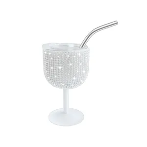 Glitzernder Mini 4oz Edelstahl Weintasse Becher mit Strohhalm Detailaufnahme Ansicht.