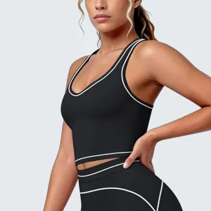 Contrasterende geborstelde sport-bh detail, ademende fitness yoga sportkleding voor dames.