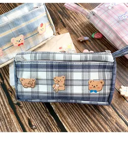 Großes Karo Federmäppchen mit süßen Bären Aufnähern, ästhetische Schüler Stiftetasche Stil.