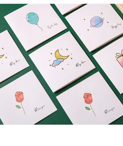 Quadratische Grußkarten mit niedlichen Aquarell-Illustrationen und Text für Geschenke.