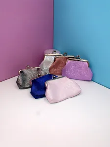Mini Monedero de Cuero para Mujer con Cierre de Beso Pequeña Bolsa de Monedas Portátil con Hebilla de Metal Color Sólido