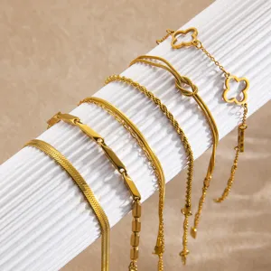 Bracelet Minimaliste en Acier Inoxydable Trèfle à Quatre Feuilles Chaîne Serpent Nœud Breloque pour Homme Femme Élégant PVD Plaqué Chaîne Réglable Bijoux Cadeau