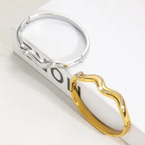 Edelstahl unregelmäßige Welle Strass Armreif Set modischer Luxus Gold Silber Schmuck Dame