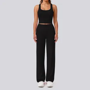 Detailansicht des schwarzen Yoga Tanktops und der Hose Activewear Set für Fitness.