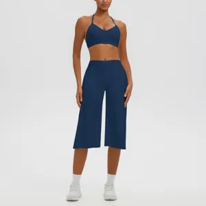 Ensemble de sport femme haut de yoga halter et pantalon court taille haute fitness